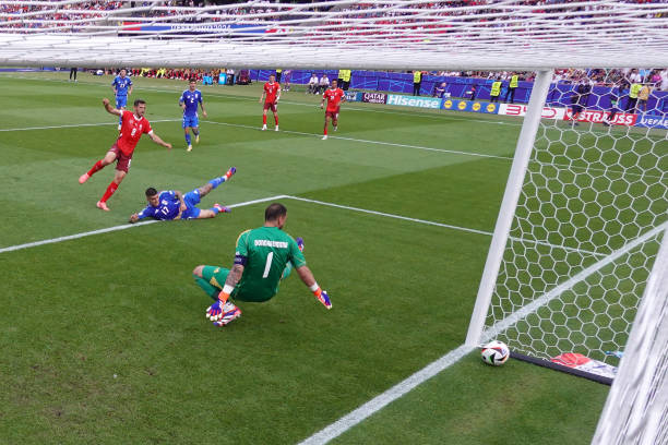 Donnarumma: "Những sai lầm rẻ tiền"