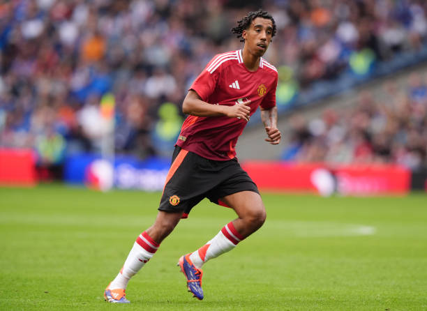 "Van Dijk 2.0" sẽ giúp Liverpool quên đi Leny Yoro