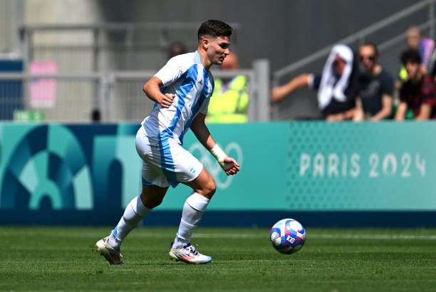 Thống kê gây sốc của Julian Alvarez trong ngày Argentina ra quân
