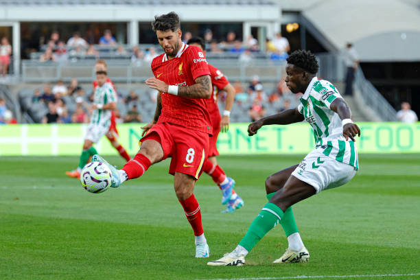 "Đá tảng" 19 tuổi gây choáng cho Liverpool 
