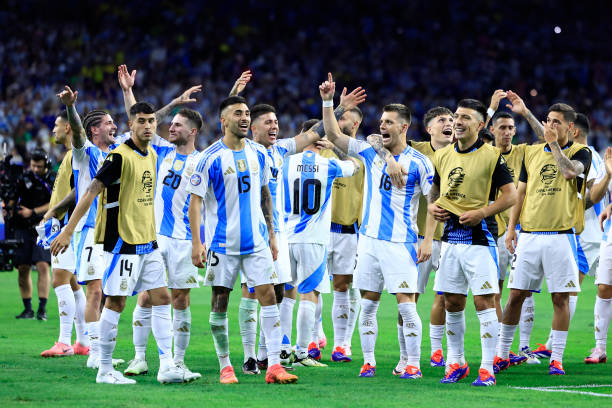 10 thống kê Argentina - Ecuador: Lần đầu cho Messi?; Dấu ấn Man Utd