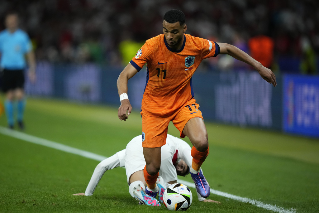 Cody Gakpo thừa nhận bị Jurgen Klopp kìm hãm