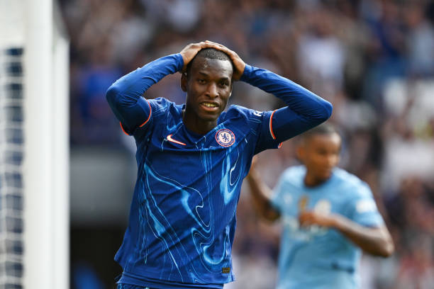 Sturridge đặt câu hỏi về chỉ số IQ của Nicolas Jackson 