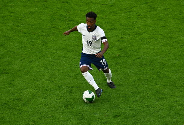 Liverpool muốn có Angel Gomes 