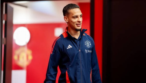 Ảnh bài viết "Cú lừa" Antony xuất hiện ở M.U