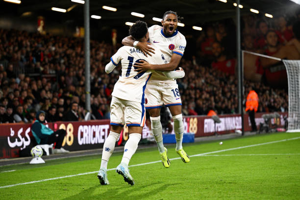 Tỏa sáng ngày ra mắt, Sancho giúp Chelsea giành 3 điểm