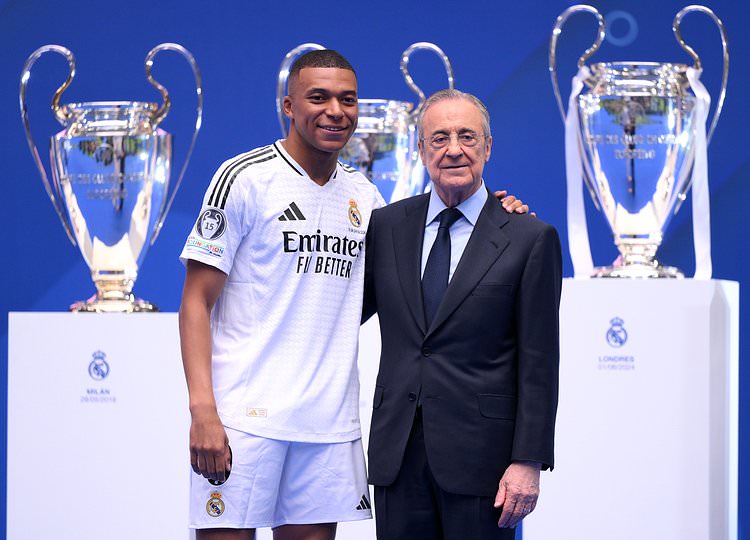 Ảnh bài viết Toàn cảnh chuyển nhượng Real Madrid hè 2024: Hai sát thủ; Tiếc nuối Toni Kroos
