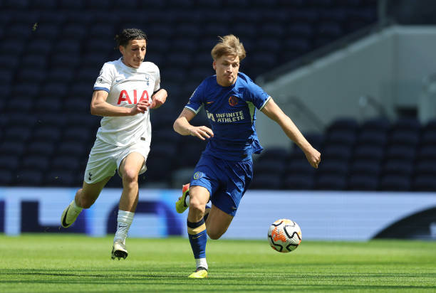 Xác nhận! Chelsea chính thức chia tay tiền đạo 19 tuổi