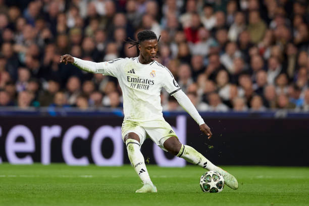 Camavinga bị nghi ngờ, Ancelotti chọn ai cho trận đại chiến Atletico? 