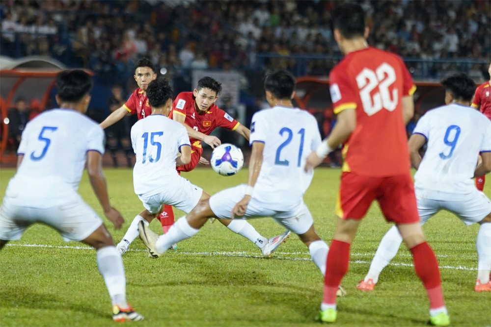 Việt Nam 5-0 Lào: Hỏa lực đỉnh cao; Dấu ấn chiến thuật 