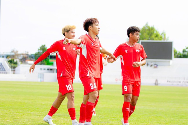 Ảnh bài viết HLV Kim Sang-sik trao cơ hội cho "Messi Hà Tĩnh"?