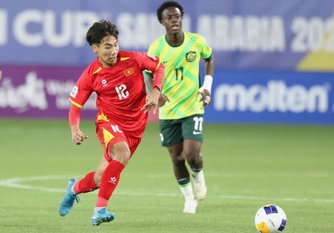 Tiền vệ U17 Việt Nam học được gì từ De Bruyne? 