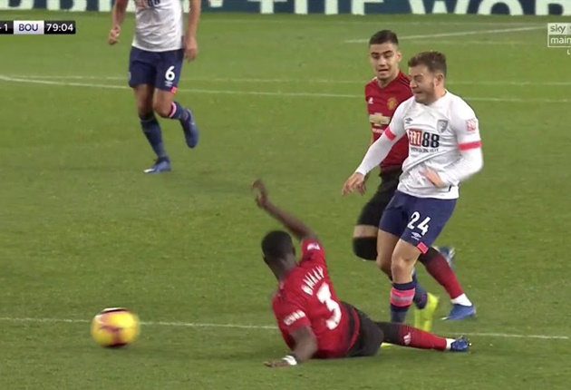 Bailly khiến Man Utd nhận tổn thất lớn với thẻ đỏ tai hại trước Bournemouth - Bóng Đá