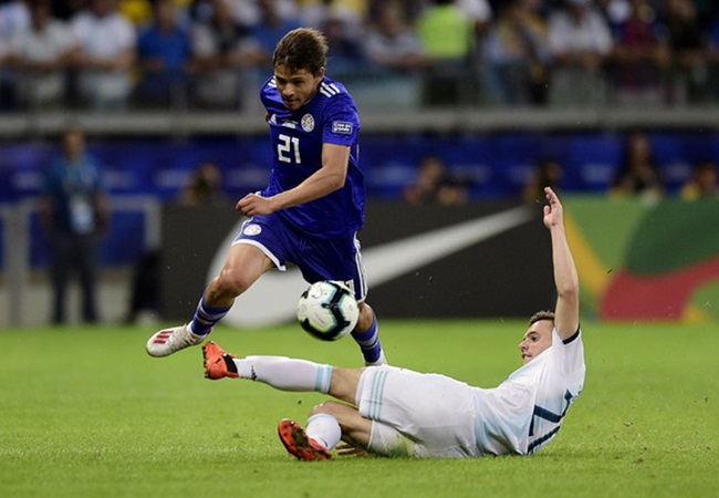 5 'thảm họa' của Argentina trận Paraguay: 'Tiểu Messi' tàng hình - Bóng Đá