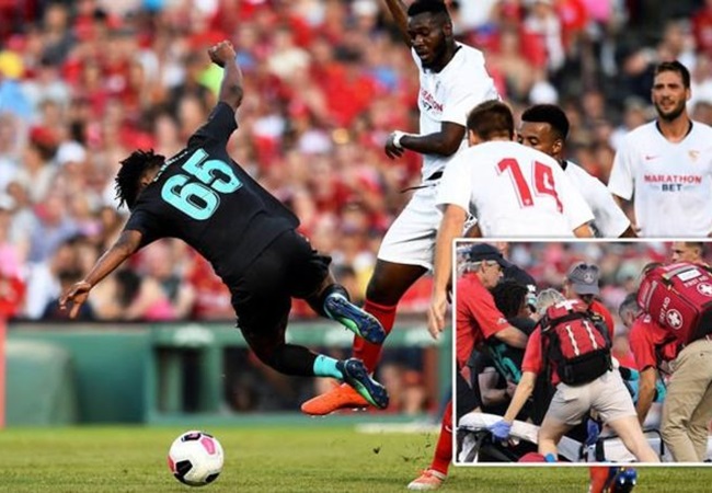 Yasser Larouci stretchered off after horror tackle by Sevilla star - Bóng Đá