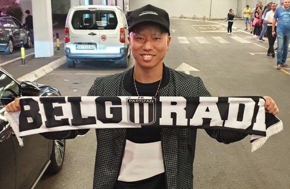 Official: Japanese striker Takuma Asano has joined Partizan Belgrade - Bóng Đá