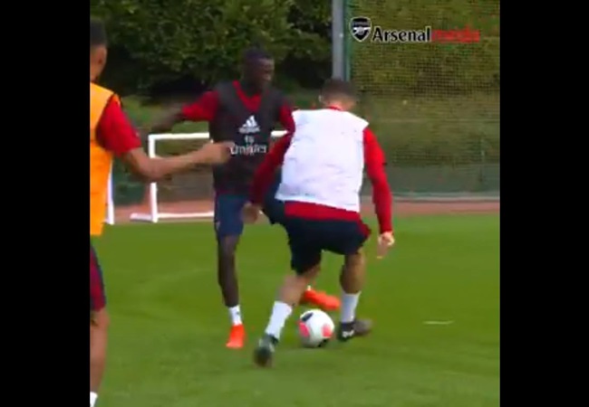Nicolas Pepe destroys new Arsenal teammate Granit Xhaka in first training session - Bóng Đá