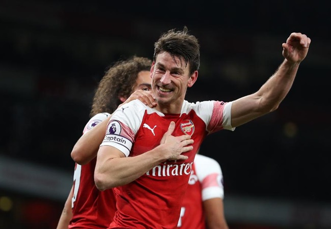 Laurent Koscielny transfer talks 'begin in London' as Arsenal star eyes exit - Bóng Đá