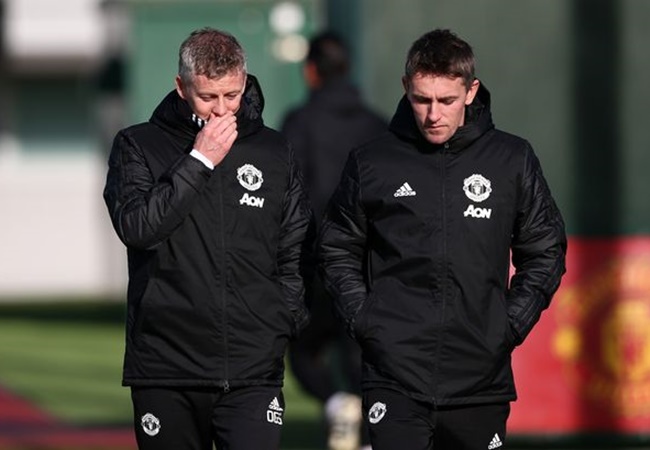 Manchester United players concerned by training sessions and have doubts over coach Kieran McKenna - Bóng Đá