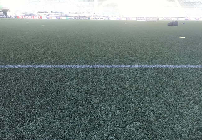 Đá sân cỏ nhân tạo, Man Utd nhận thông điệp 'xanh rờn' từ đối thủ - Bóng Đá