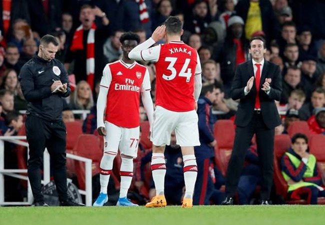 Manchester United hero Dimitar Berbatov slams Arsenal fans and Granit Xhaka over ugly Emirates clash - Bóng Đá