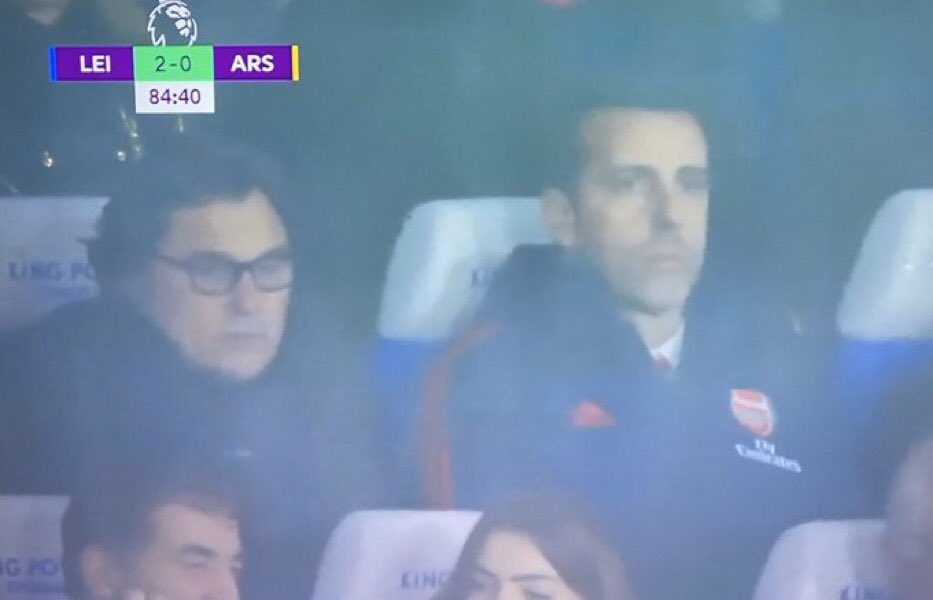 Arsenal fans demand Unai Emery sacking as Raul Sanllehi and Edu watch Leicester defeat - Bóng Đá