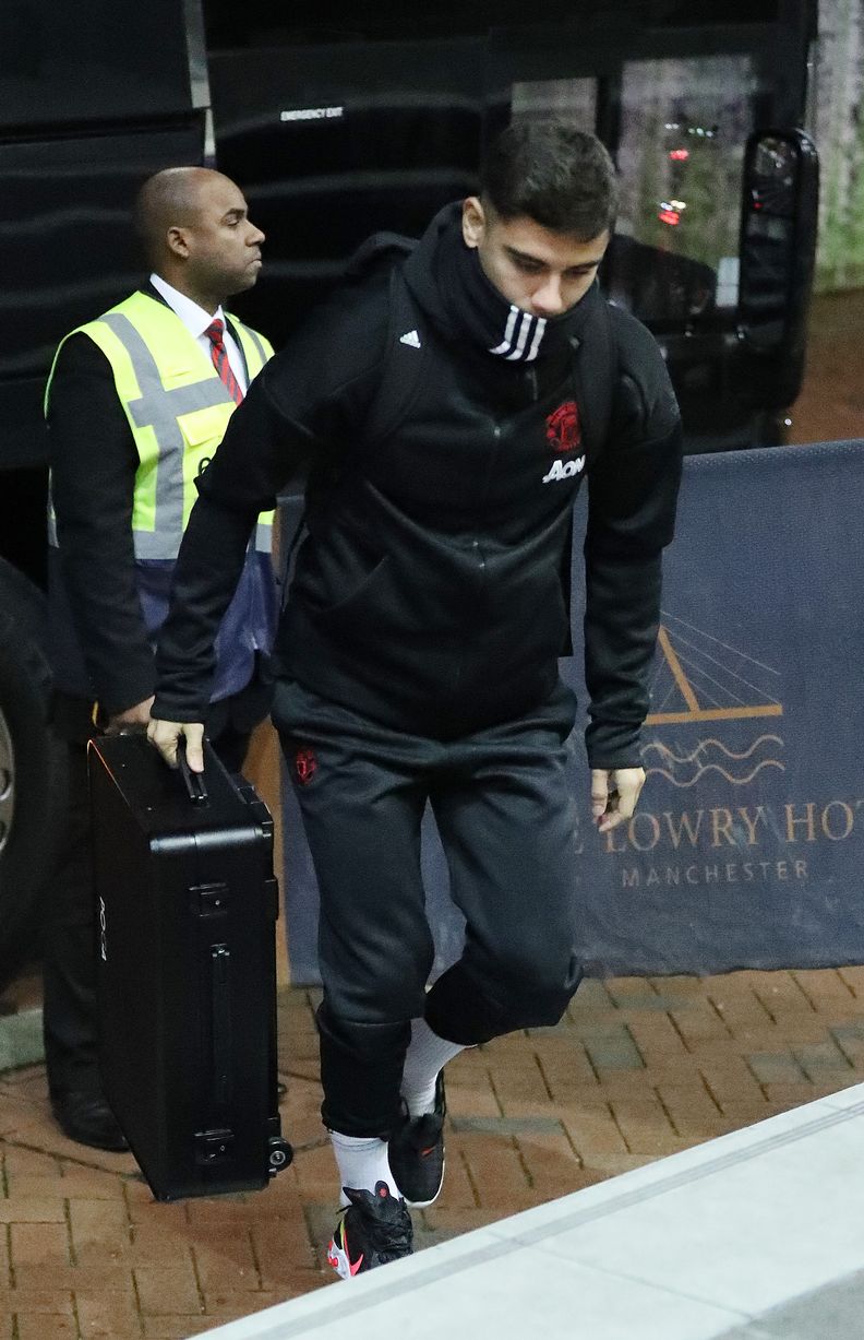 Dàn sao Man Utd đổ bộ tới khách sạn Lowry: Maguire căng thẳng; 'Nhân tố X' có mặt - Bóng Đá
