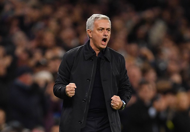 Jose Mourinho plans to meet with Manchester United staff before Tottenham clash - Bóng Đá