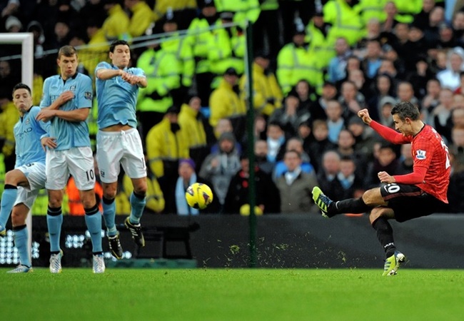 10 hình ảnh 'bùng nổ' derby Manchester: Tượng đài Rooney; 'Why Always Me?' - Bóng Đá