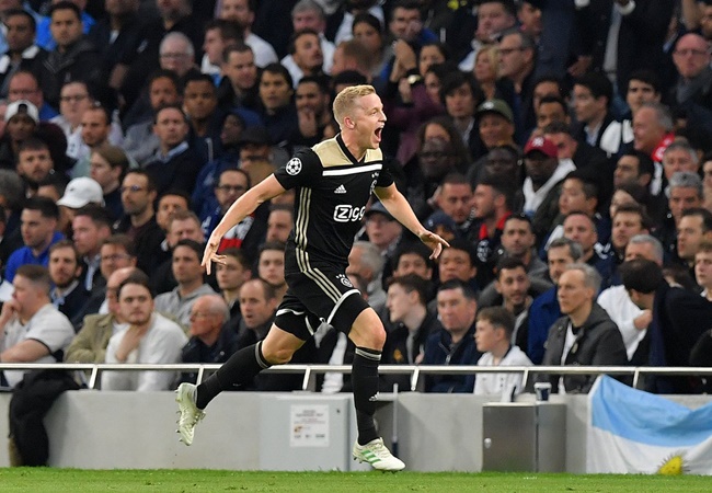 Van de Beek might also be hungry for Manchester United. - Bóng Đá