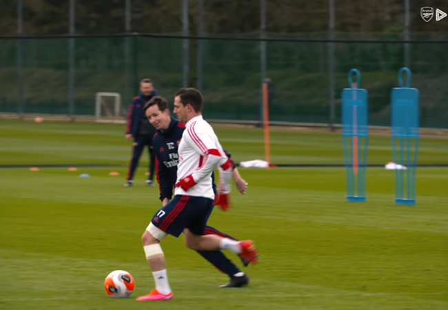 Shkodran Mustafi and Cedric Soares return to training ahead of Arsenal vs West Ham - Bóng Đá