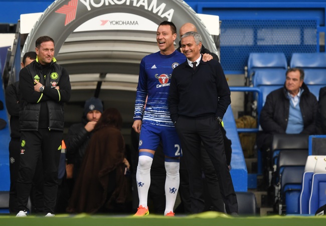 John Terry reveals Jose Mourinho threatened to sell him in front of Chelsea squad after bad training session - Bóng Đá