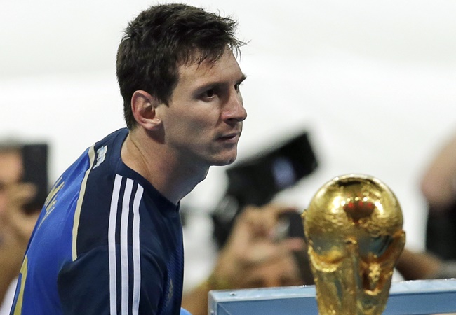 Từ Ballack đến Messi: 8 khoảnh khắc 'đau lòng' của những kẻ bại trận - Bóng Đá