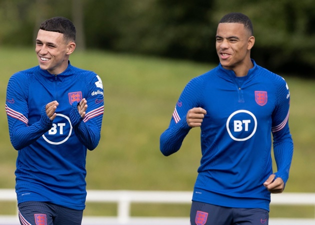 Gareth Southgate promises to protect Mason Greenwood and Phil Foden after England axe over coronavirus rule breach - Bóng Đá