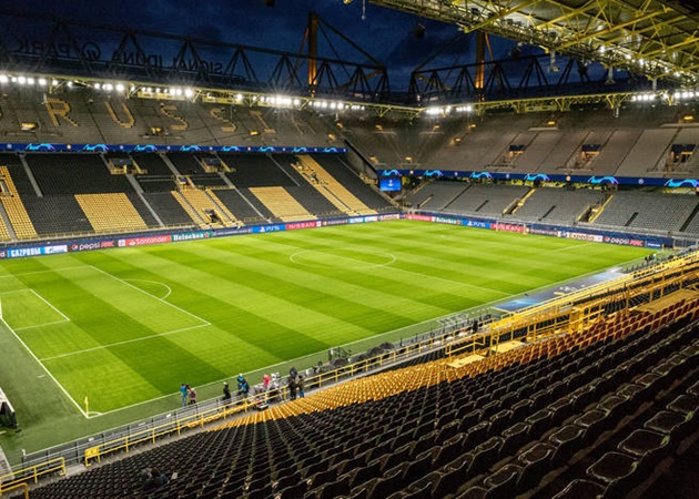 Official: Midtjylland vs. Liverpool to be held at SIGNAL IDUNA PARK - Bóng Đá