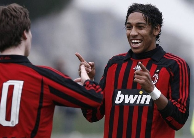 Từ 'tiểu Zidane' tới Torres: 10 bản hợp đồng 'thảm họa' của AC Milan - Bóng Đá