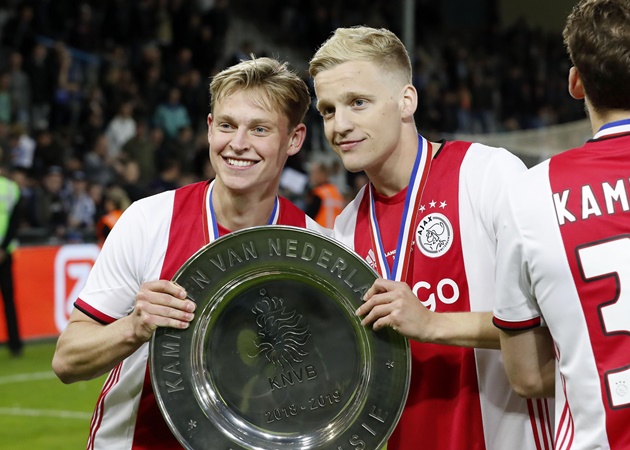 Man Utd invited to make offers for Ajax stars by former keeper Edwin van der Sar - Bóng Đá