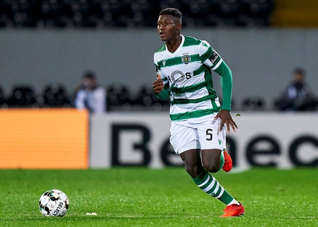 Paris Saint-Germain may be in a grand transfer battle with multiple teams for Sporting CP prospect Nuno Mendes. - Bóng Đá