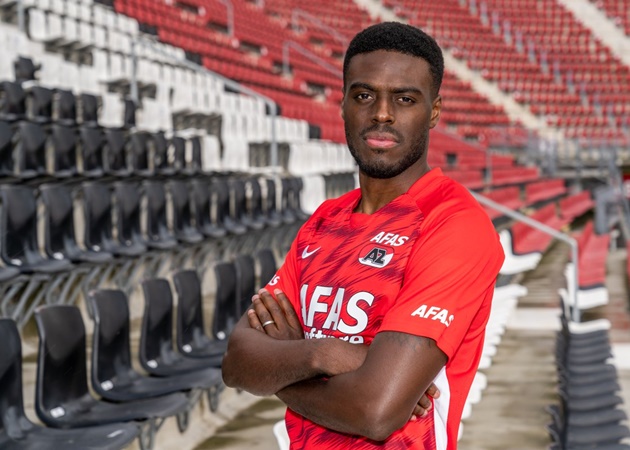 Bruno Martins Indi từng có khoảng thời gian chơi cho Stoke City ở Premier League trước khi hồi hương thi đấu cho AZ Alkmaar.