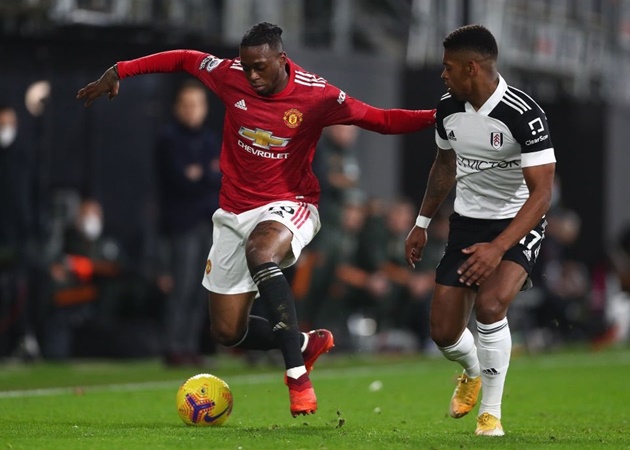 Ole Gunnar Solskjaer defends Manchester United full-back Aaron Wan-Bissaka after Fulham struggles - Bóng Đá