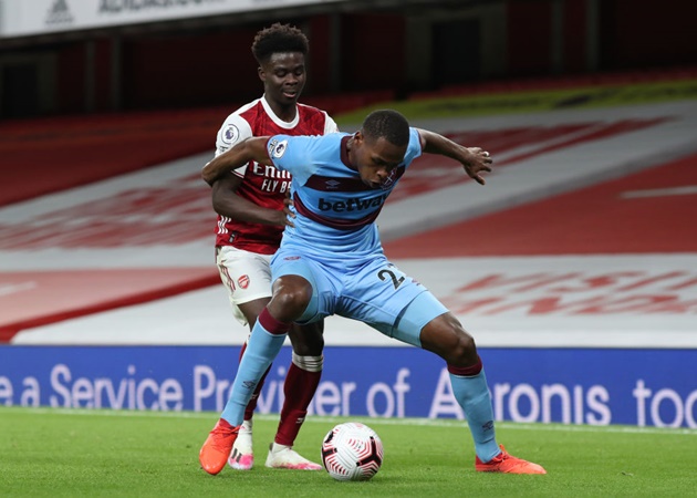 Còn đây là Issa Diop, ngôi sao đang chơi cho West Ham United. Mùa giải 2018/19, anh từng được HLV Jose Mourinho đưa vào tầm ngắm khi "Người đặc biệt" còn dẫn dắt M.U.