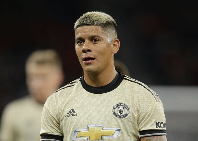 Marcos Rojo is set to join Boca Juniors on a three-year contract. Undisclosed fee #mulive [ - Bóng Đá