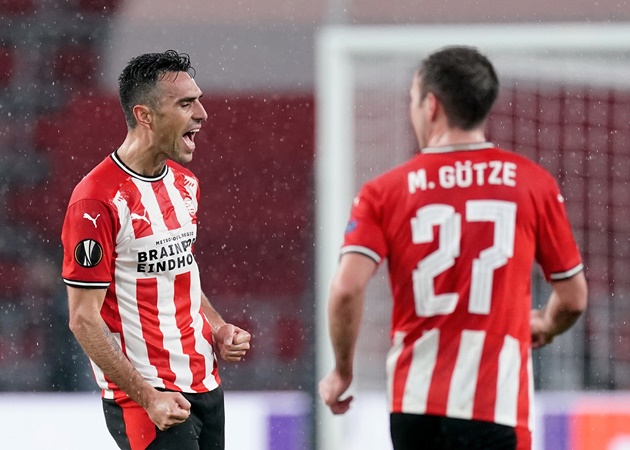 Lập cú đúp giúp PSV Eindhoven thắng Olympiacos 2-1, Eren Zahavi nghiễm nhiên có tên. Dù vậy, chừng ấy là chưa đủ giúp đại diện Hà Lan đi tiếp khi họ bị loại với tổng tỷ số 4-5 sau hai lượt trận.