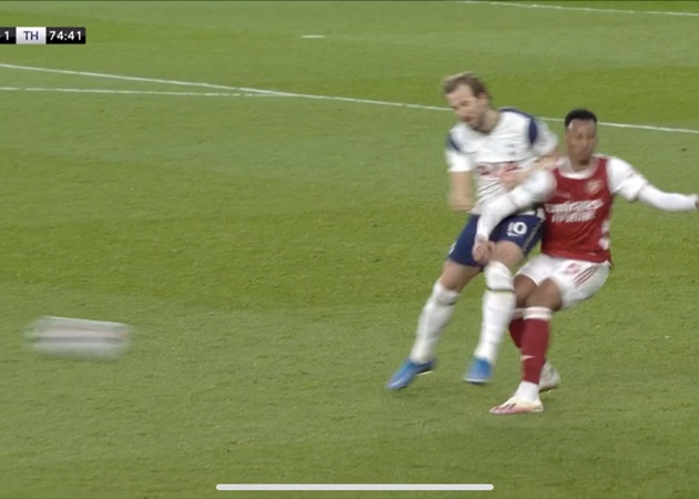 Harry Kane Is Being Criticised For A 'Disgusting Off-Ball Tackle' On Gabriel - Bóng Đá