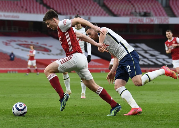 Kieran Tierney’s reaction to Arsenal going 1-0 down against Tottenham on Sunday: “Boys, we need to f*cking score! How many chances?!” [Arsenal YouTube] - Bóng Đá