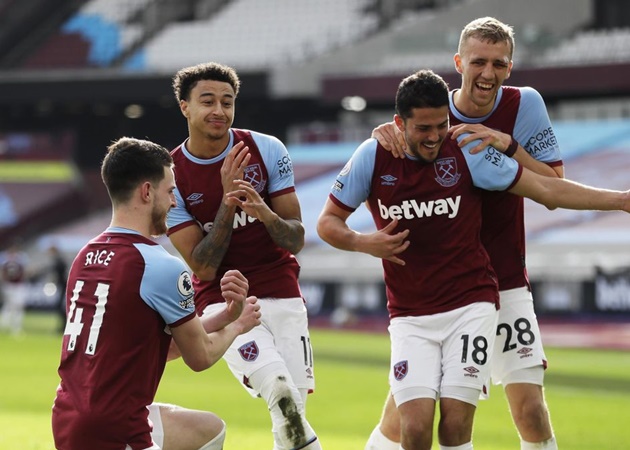 Màn ăn mừng "gây bão" của Soucek, Lingard, Rice và Fornals.