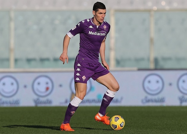 Milenkovic chỉ còn 1 năm hợp đồng với Fiorentina.