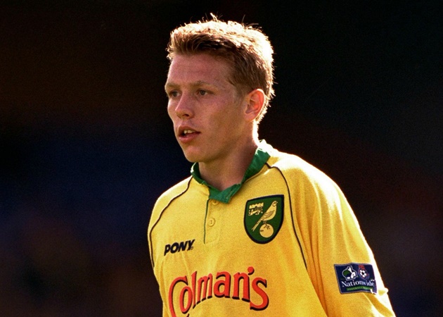 Từ Kane đến Bamford: 10 sao bạn ít ngờ đã từng khoác áo Norwich City - Bóng Đá