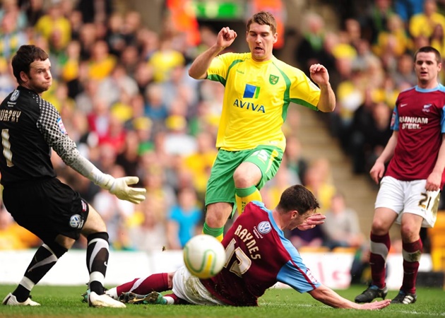  Từ Kane đến Bamford: 10 sao bạn ít ngờ đã từng khoác áo Norwich City - Bóng Đá