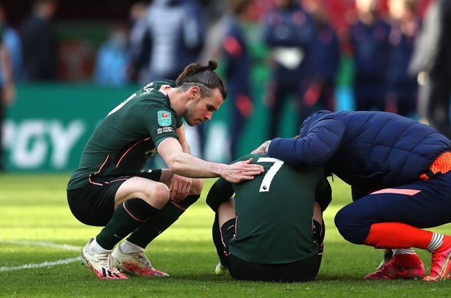 Son Heung-min bị cho là "làm lố" vì khóc quá nhiều.